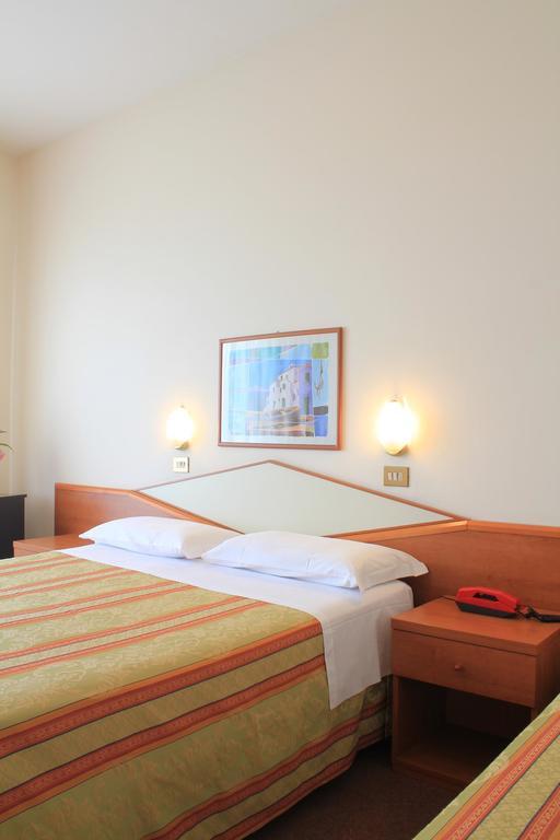 Park Hotel Кьянчано-Терме Номер фото